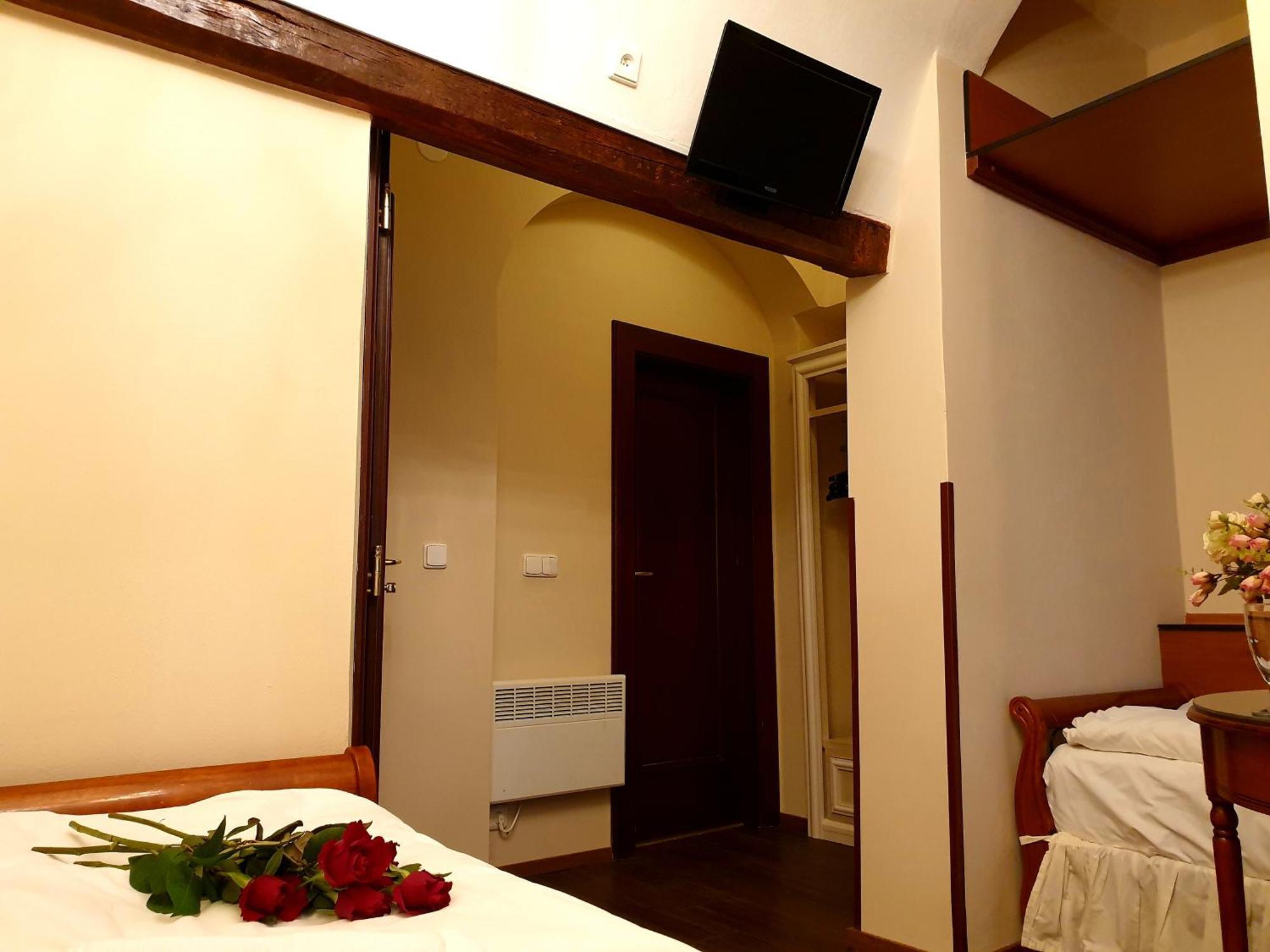 Economy Twin Room